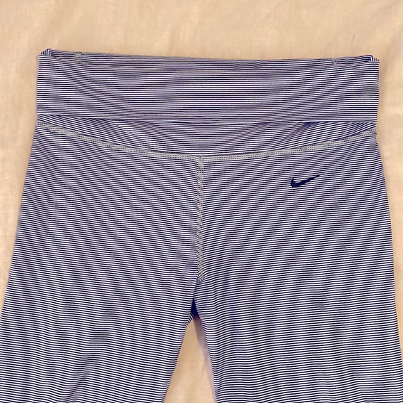 Nike dry fit leggings - Picture 3 of 4